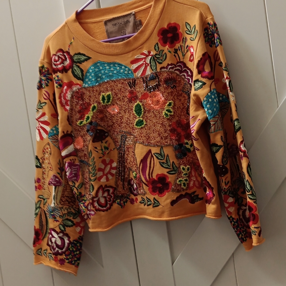 THEUGLYGIRL...TRUNK AND FUNK  SWEATSHIRT..SIZE MEDIUM